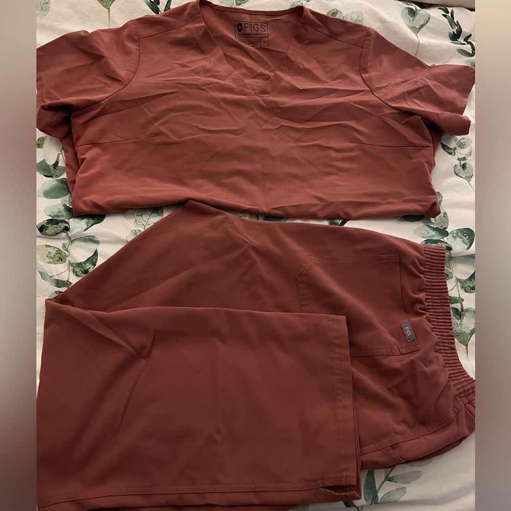 Figs scrub set